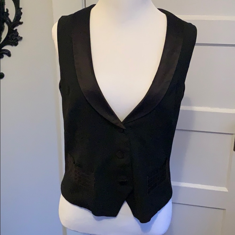 🖤SOLD🖤 Tuxedo style vest
